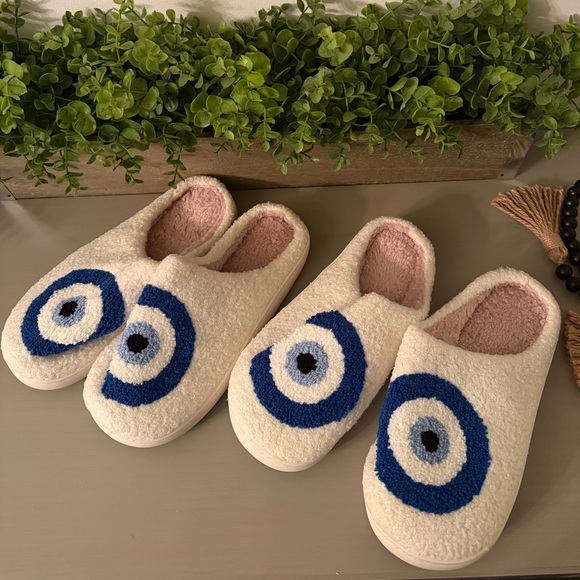 For Yoandra - 2 Pairs Evil Eye Slippers - Picture 3 of 6